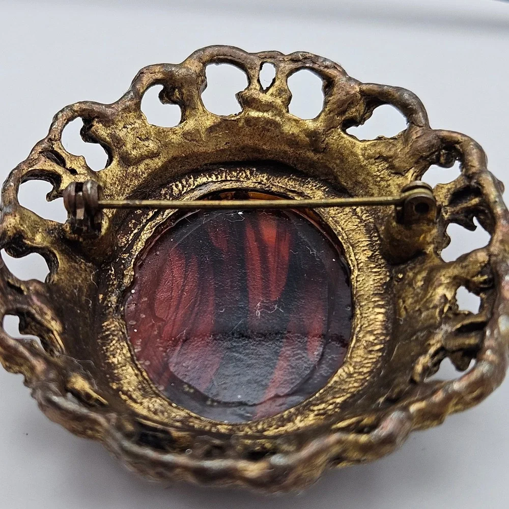 Vintage Ornate Gold Tone Filigree Oval Brooch Topaz Colored Brown Glass Pin